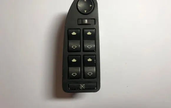 BMW 5 E39 Electric window control switch 8368966 095611