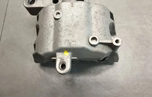 Volkswagen Golf V Engine mount bracket 1K0199262AC