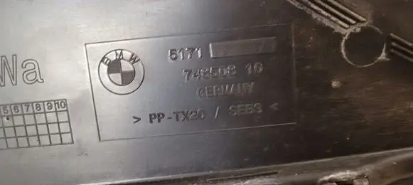 BMW 5 F10 F11 Wiper trim 74850810