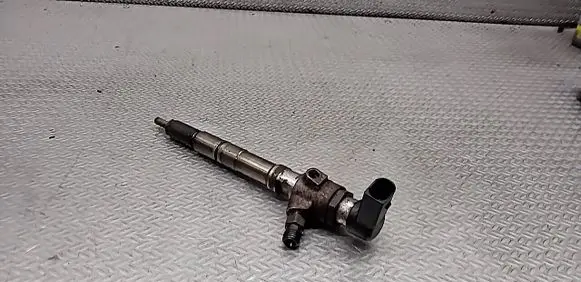 Skoda Octavia Mk2 (1Z) Fuel injector 03L130277B