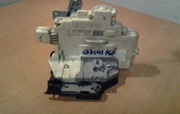 Audi Q7 4L Rear door lock 3C4839015A