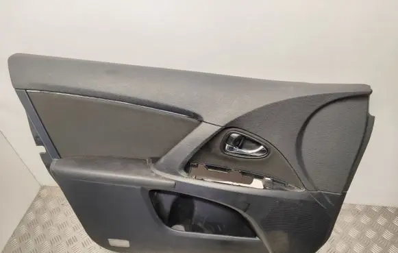 Toyota Avensis T270 Front door card panel trim 6777805040