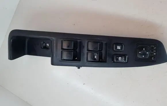 Peugeot 4007 Electric window control switch 8608A147
