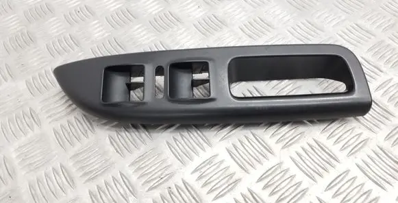 Skoda Octavia Mk2 (1Z) Front door window switch trim 1Z2867172
