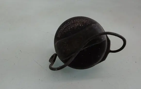 Volvo S70 V70 V70 XC Fuel tank filler cap 