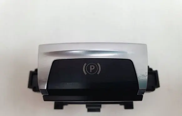 Peugeot 308 Central console control unit 96785851VV