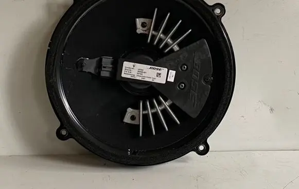 Maserati GranTurismo Subwoofer speaker 197503 280868001 447062
