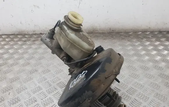 Toyota Avensis T220 Brake booster 77529806