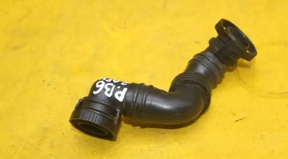 Volkswagen PASSAT B6 Breather hose/pipe 06F