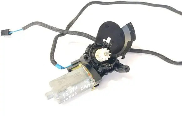 Mercedes-Benz E W211 Seat adjustment motor 820418075 A2118203242Z 030619