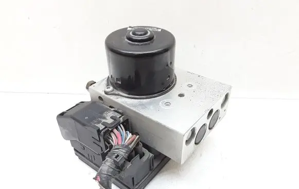 Volvo V70 ABS Pump 30714956