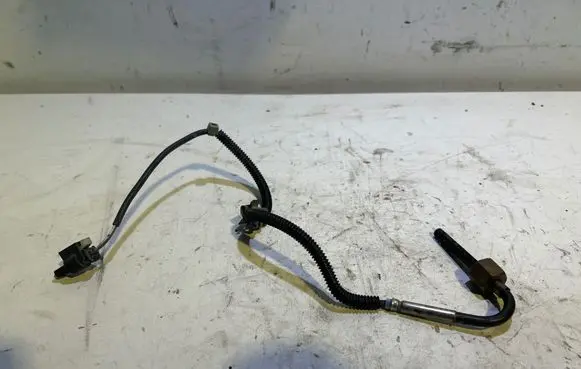 Mercedes-Benz C W205 Exhaust gas temperature sensor A0009056804 H10002