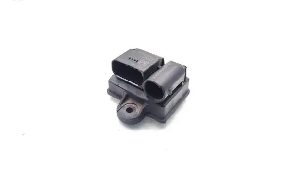 Mercedes-Benz C W204 Glow plug pre-heat relay A6519000900 0522120204