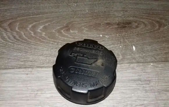 Volvo XC90 Oil filler cap 