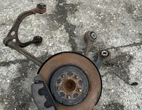Lancia Thema Front wheel hub spindle knuckle 05168402AC