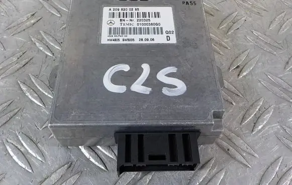 Mercedes-Benz CLS C219 Other control units/modules A2098200285 01000380G0 220325