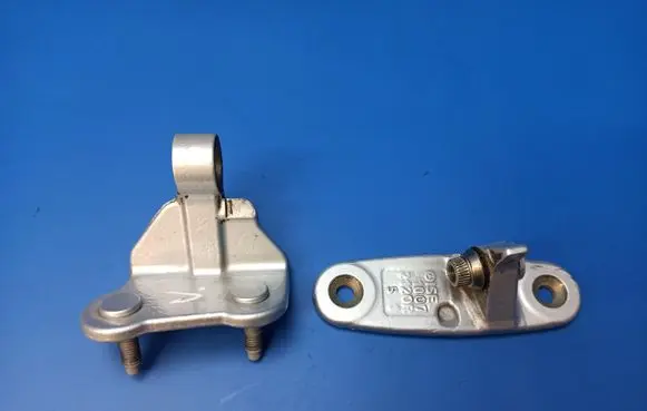 Mercedes-Benz E W212 Rear door upper hinge ISE1008FOOR