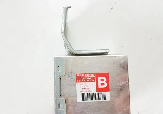 Lexus RX 300 Cruise control unit/module 8824048030 0369001461