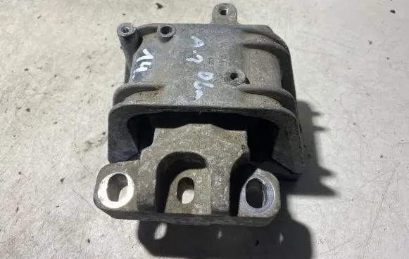 Audi A3 S3 8P Engine mount bracket 1K0199262
