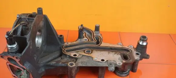 Opel Insignia B Engine oil radiator B20DTH