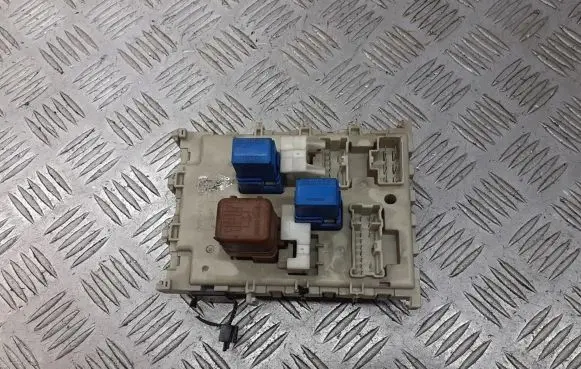 Nissan Almera N16 Fuse box cover 24350-5M310