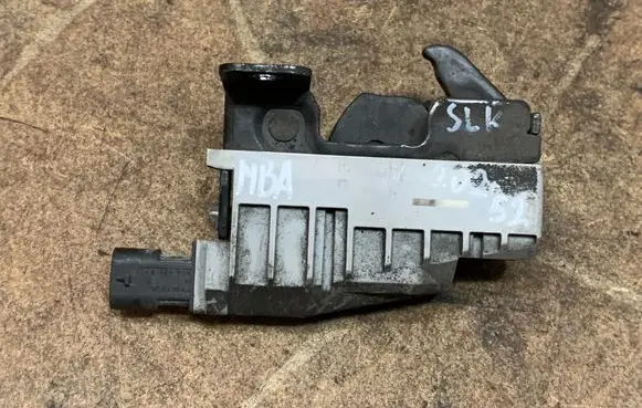 Mercedes-Benz SLK R172 Engine bonnet/hood lock/catch A2128210151