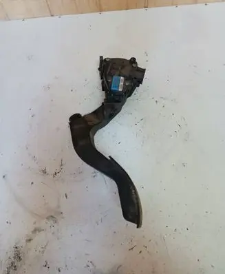 Volkswagen PASSAT B5.5 Accelerator throttle pedal 6PV00837602 8D1723523F