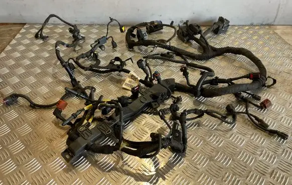 Opel Astra J Engine installation wiring loom 39046073