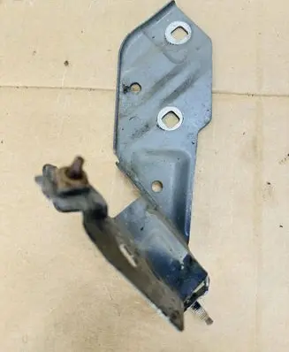 Renault Captur Fender mounting bracket 620428853A