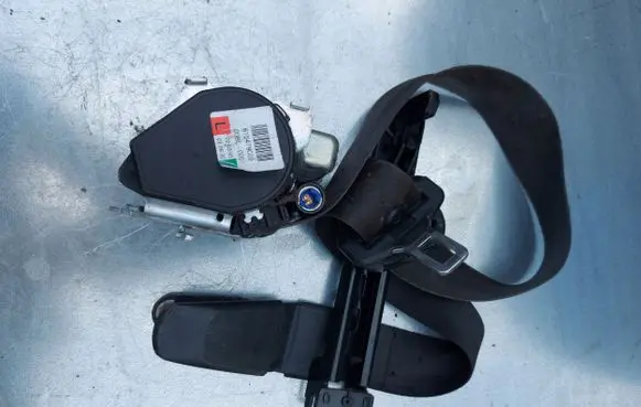 Skoda Superb B6 (3T) Front seatbelt 615479200