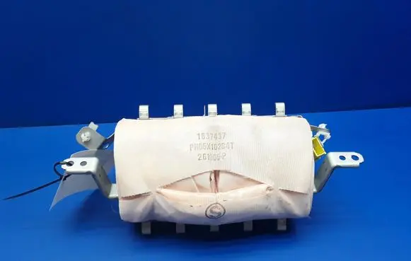 Lexus IS 220D-250-350 Passenger airbag 1037437 261005P