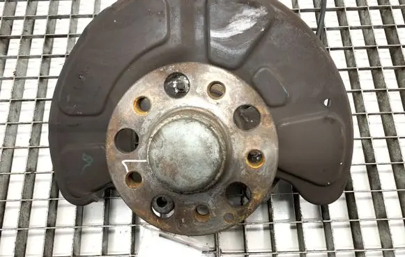 Mercedes-Benz E W212 Front wheel hub spindle knuckle 