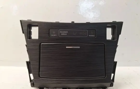 Toyota Avensis T270 Car ashtray 5880405901 5880405040