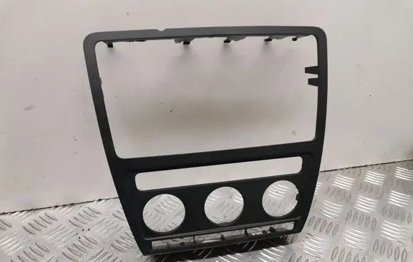 Skoda Octavia Mk2 (1Z) Climate control/heater control trim 1Z0858069A
