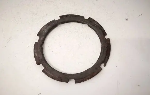 Skoda Octavia Mk3 (5E) In tank fuel pump screw locking ring/nut