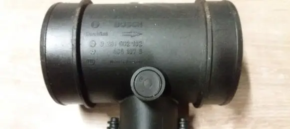 Chrysler Voyager Mass air flow meter 0281002132 4861076