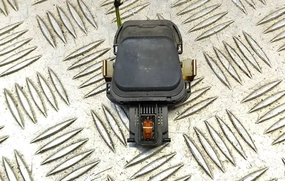 Mercedes-Benz CLA C117 X117 W117 Rain sensor 1010298707 A2469002603