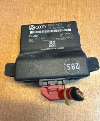Volkswagen Golf Plus Gateway control module 1K0907530F