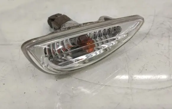Hyundai i30 Front fender indicator light 923041R0