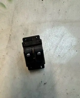 Hyundai i10 Quarter vent window switch 132123