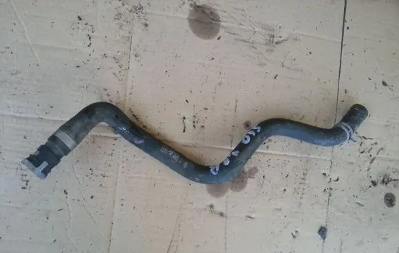 Volvo S40 Engine coolant pipe/hose