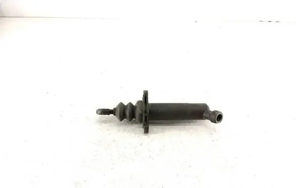 BMW 5 E39 Clutch master cylinder 21521161702