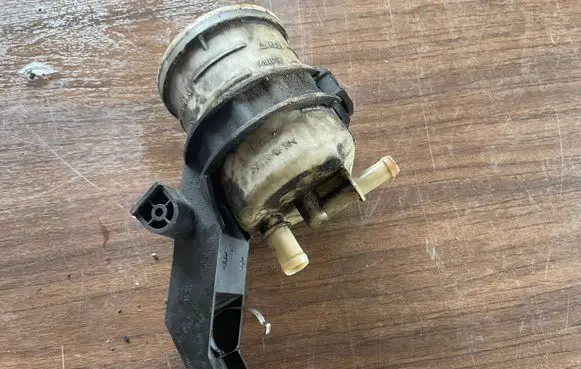 Peugeot 807 Power steering fluid tank/reservoir