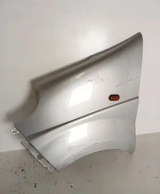 Nissan Primastar Fender