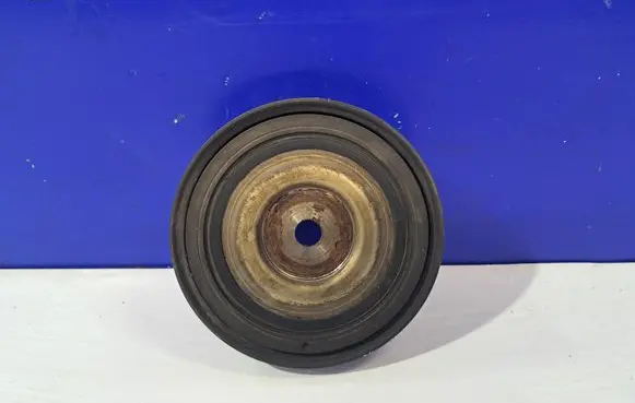Volvo V50 Crankshaft pulley 8653666 30725270