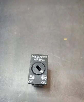 Passenger airbag on/off switch