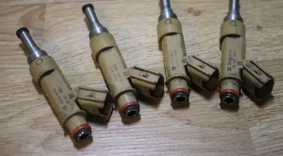 Toyota Auris 150 Fuel injectors set 138012907 232500T030