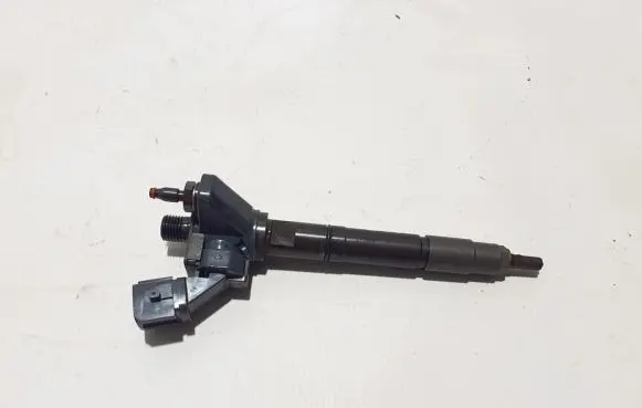 Volvo XC90 Fuel injector 31432836