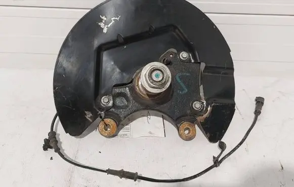 Ford Mustang VI Front wheel hub FR3C2K004BB