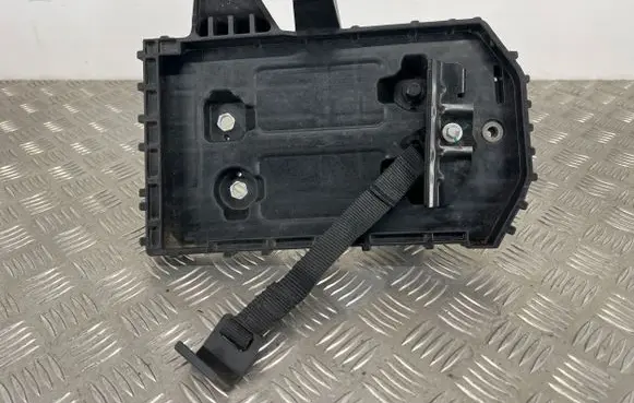 Battery bracket